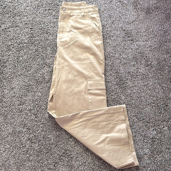 Tan cargo pants, wide leg - Picture 5 of 5